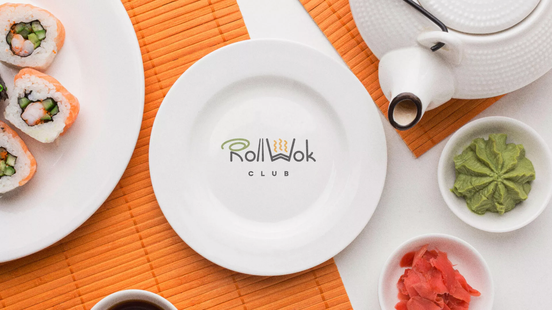 Разработка логотипа и фирменного стиля суши-бара «Roll Wok Club» в Грязях